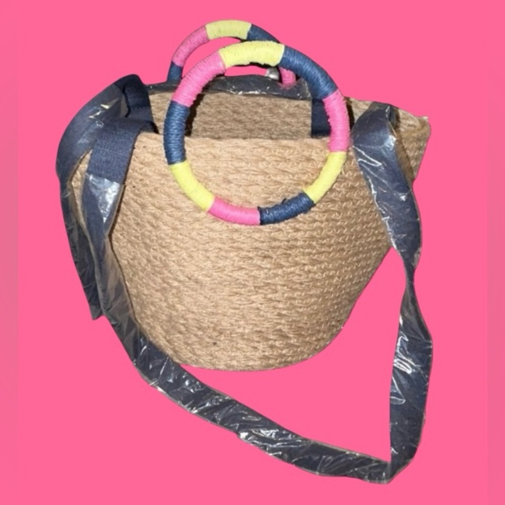 💕NWT!!!GAP STRAW BAG! THIS IS YOUR SUMMER BAG!! BOHO!! Fast shipping!! - Picture 1 of 14